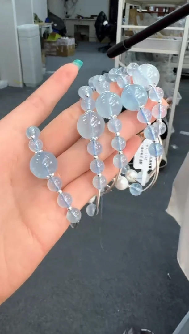 【闪购商品】水晶手链银S925镶嵌A004海蓝宝弯管设计款