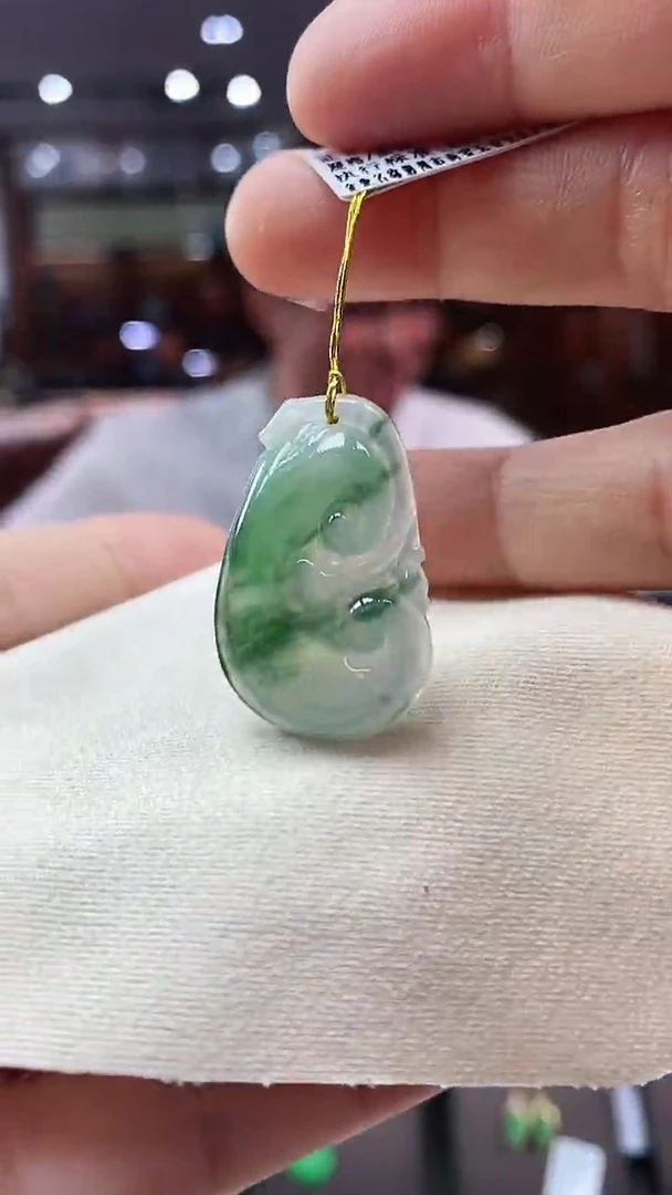 颈饰未镶嵌翡翠如意