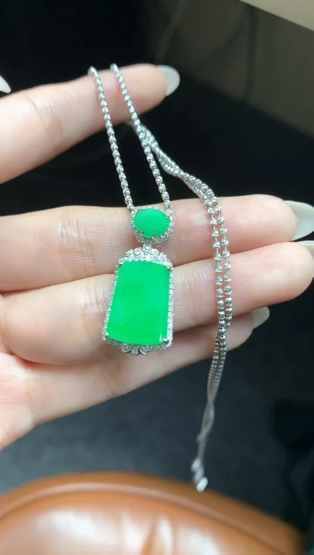 【闪购商品】翡翠吊坠(不含链)18K金镶嵌吊坠|8500+850