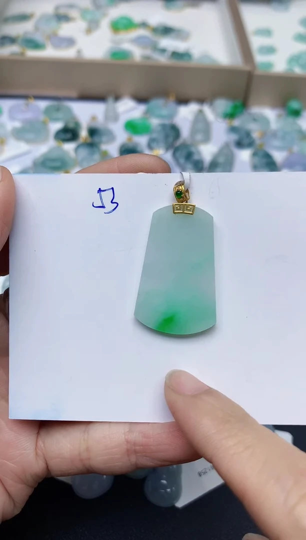 【闪购商品】翡翠颈饰18K金镶嵌天然翡翠A货