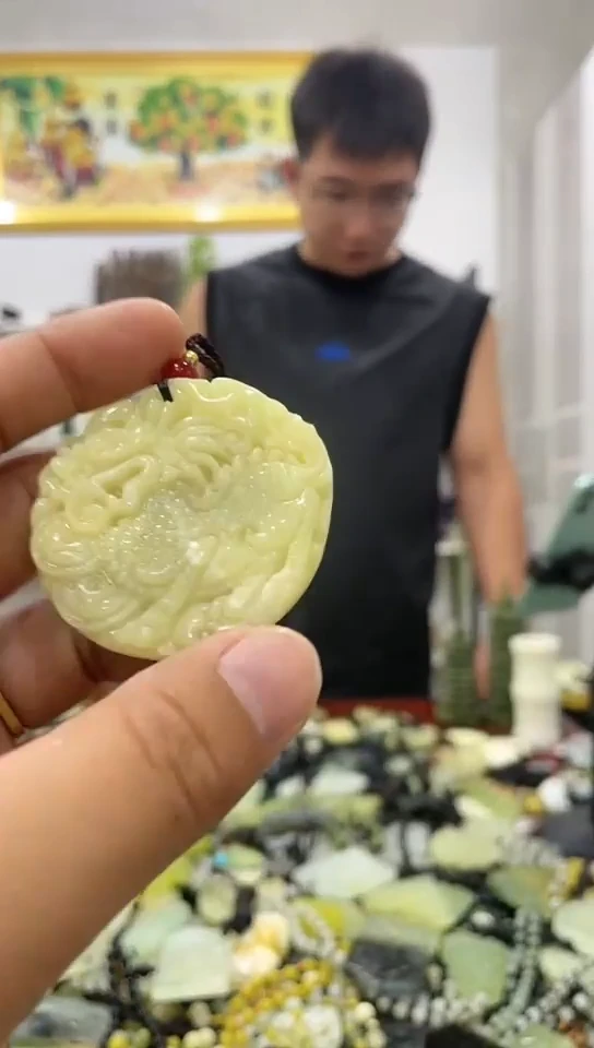 岫玉未镶嵌挂件