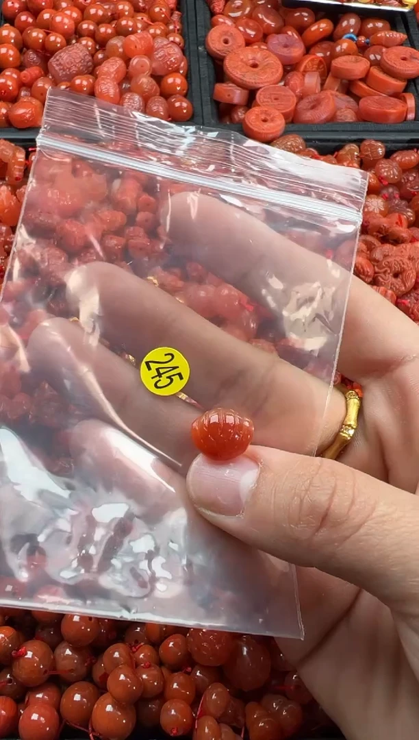 【闪购商品】南红玛瑙颈饰未镶嵌1