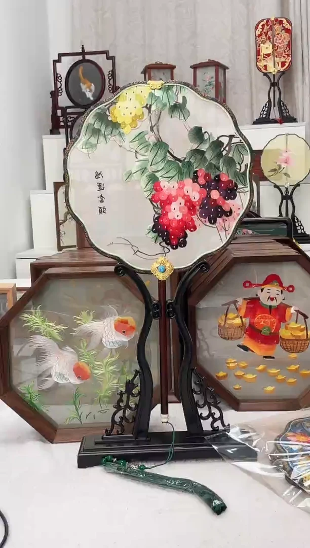 扇子苏绣作品手工摆台