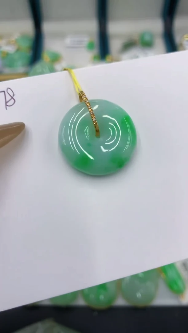 颈饰18K金镶嵌翡翠111111