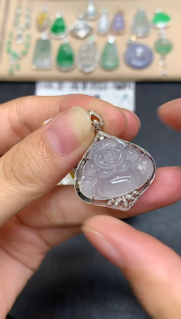 颈饰18K金镶嵌翡翠佛公【无服务费