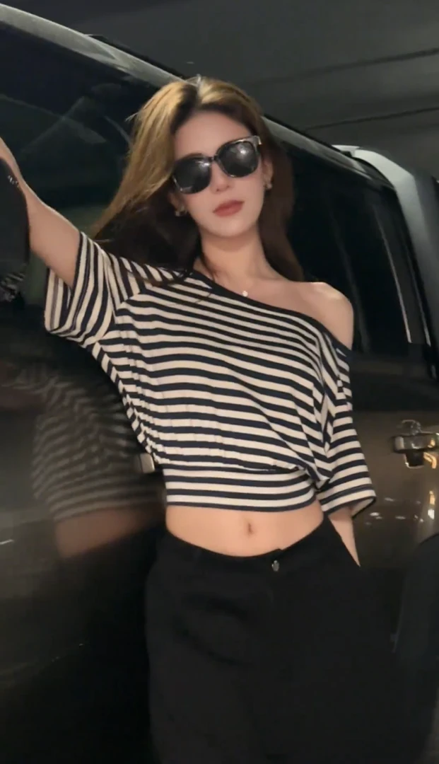 2025夏季新款美式复古撞色条纹辣妹短款斜肩百搭显瘦短袖T恤上衣