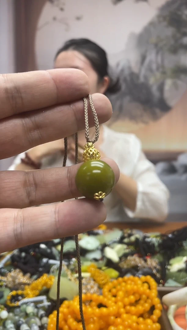 未镶嵌岫玉吊坠·