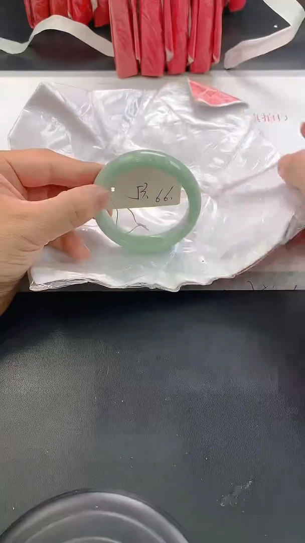 未镶嵌手镯翡翠66