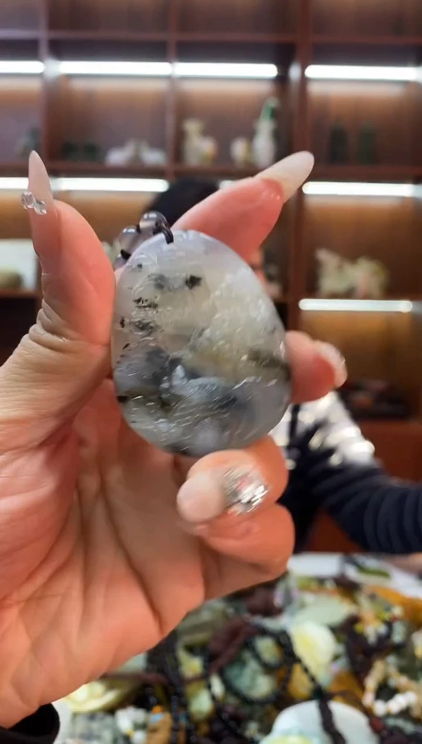 未镶嵌岫玉吊坠