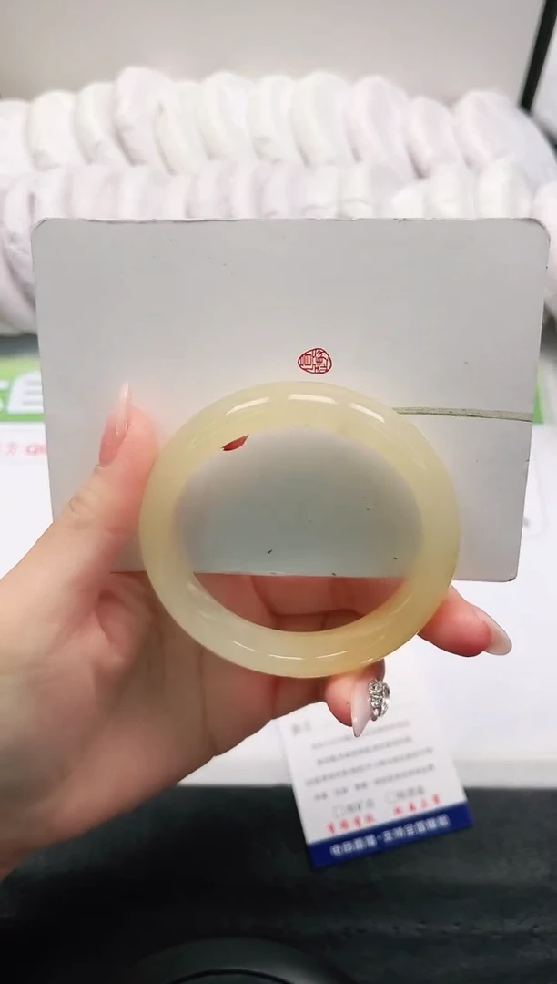 【闪购商品】石英质玉手镯未镶嵌38-58