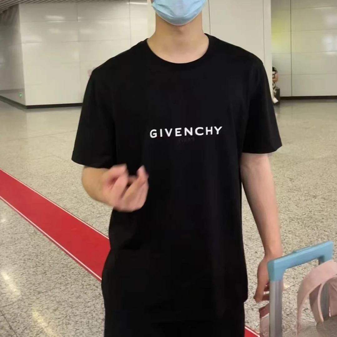 99新 Givenchy/纪梵希 黑色拼白色字母logo短袖 M码 带吊牌