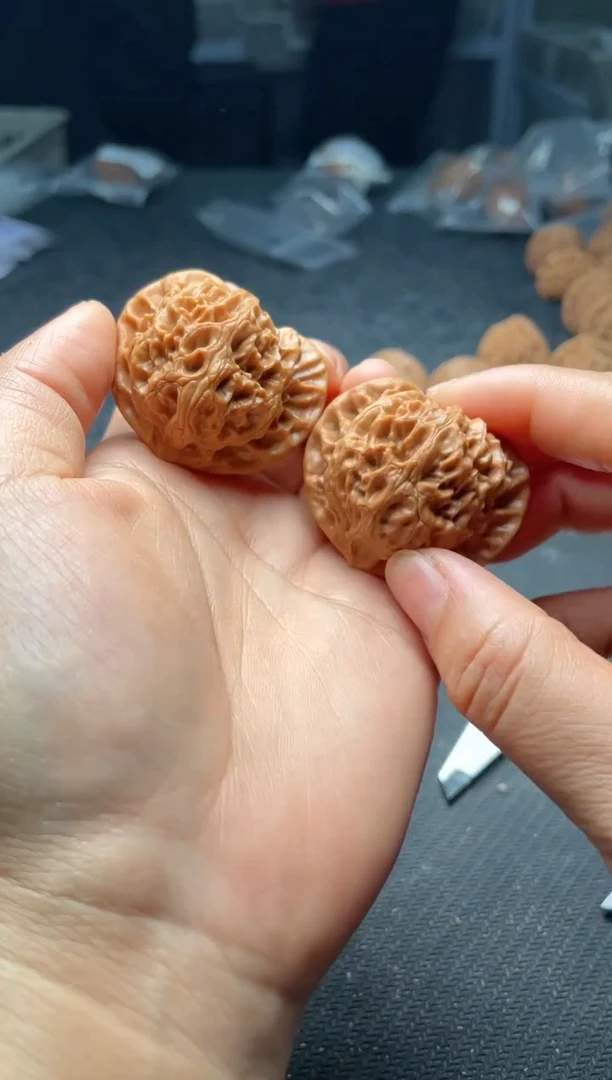 把件文玩核桃w177  宫灯 43尺