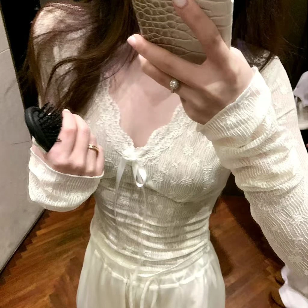 韩系纯欲风v领长袖蕾丝衫t恤女秋冬内搭高级感气质掐腰打底衫上衣