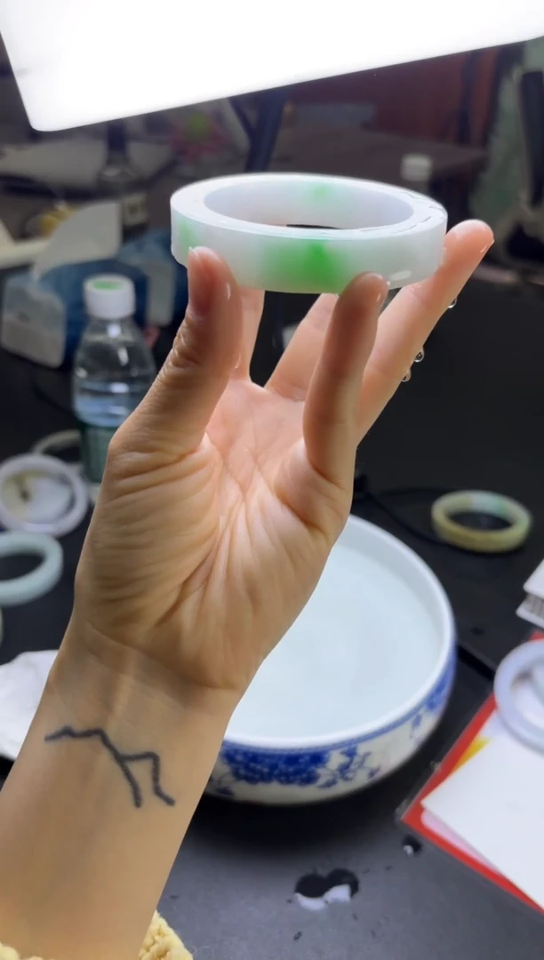 【闪购商品】定制翡翠定制手镯不退不换未镶嵌定制手镯不退不换