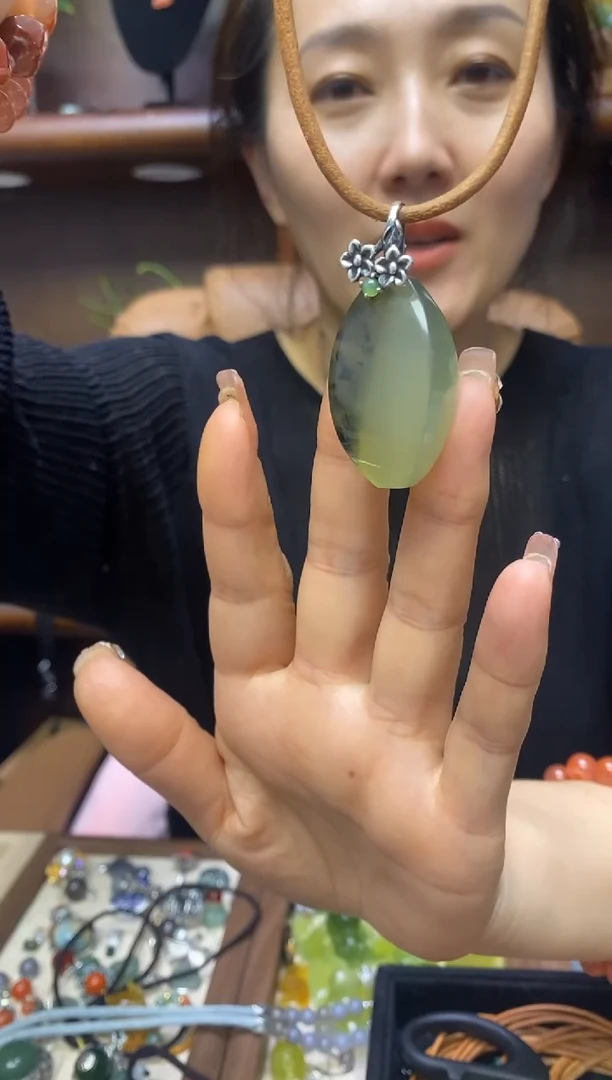 【闪购商品】岫玉吊坠未镶嵌多样性发货其中发一