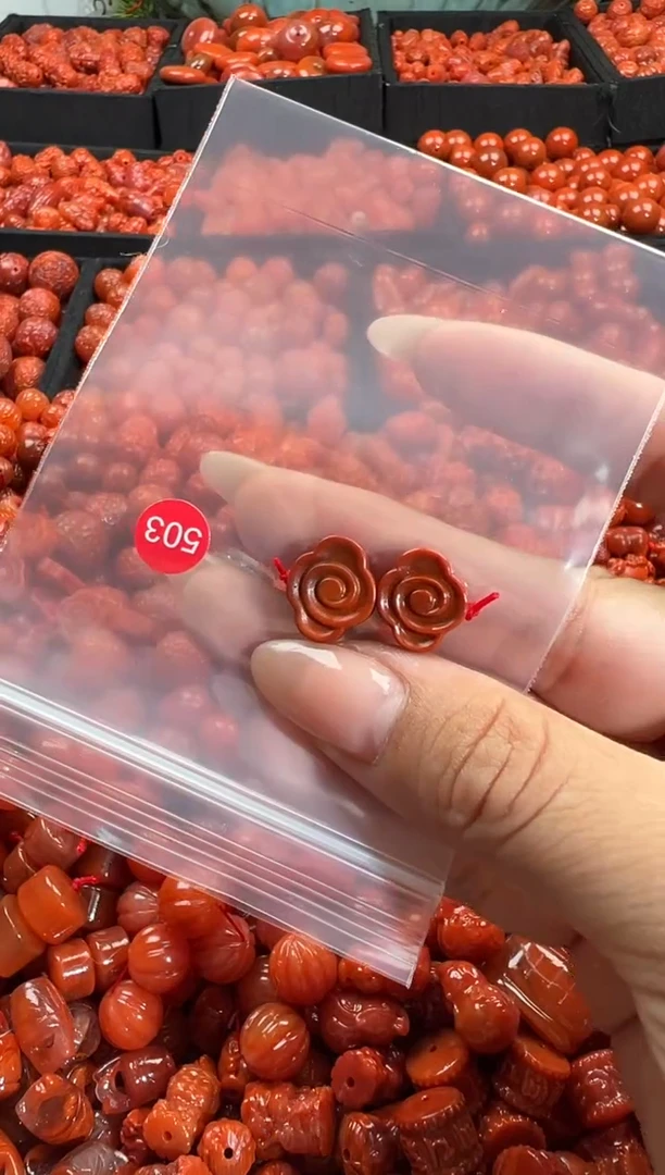 颈饰未镶嵌南红玛瑙1