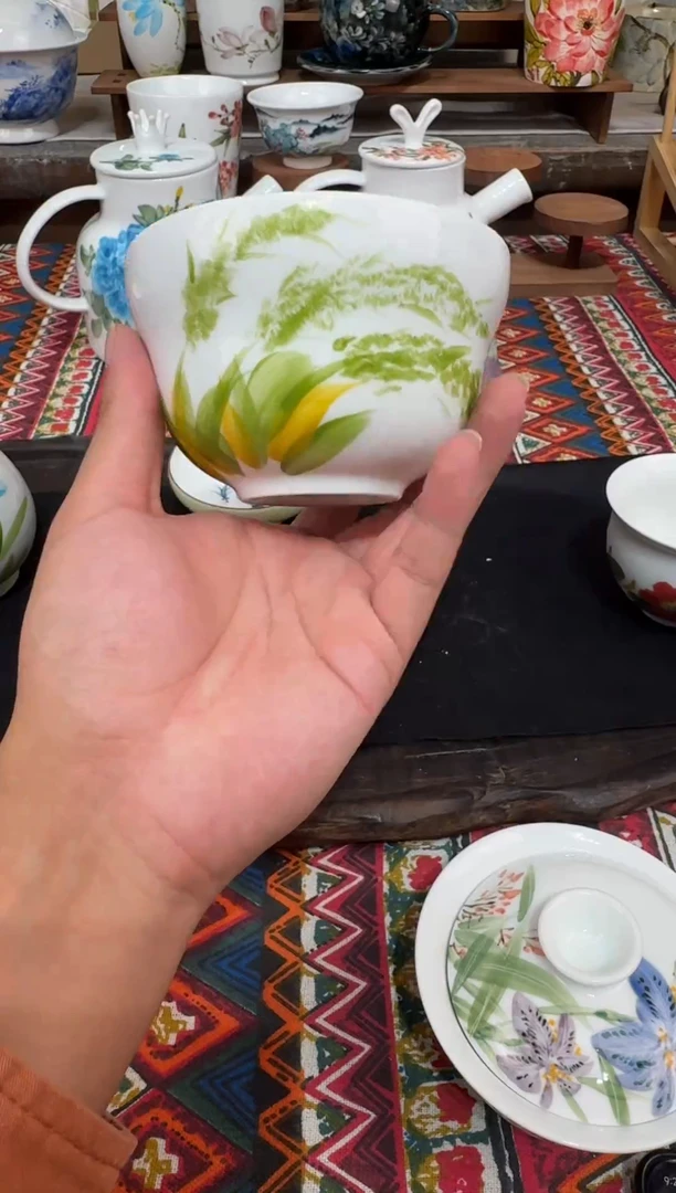 摆件景德镇高温釉下陶瓷