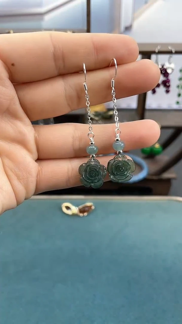 银S925镶嵌翡翠耳饰蓝水小花耳钩