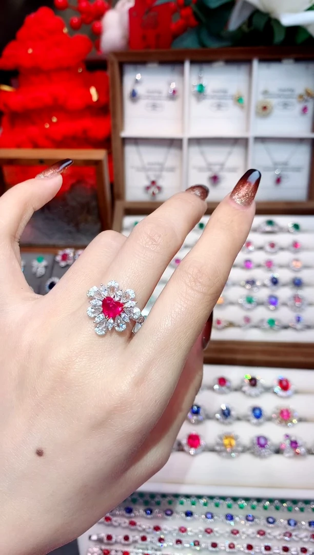 18K金镶嵌戒指红宝石1.12ct/天然宝石/七天无理由