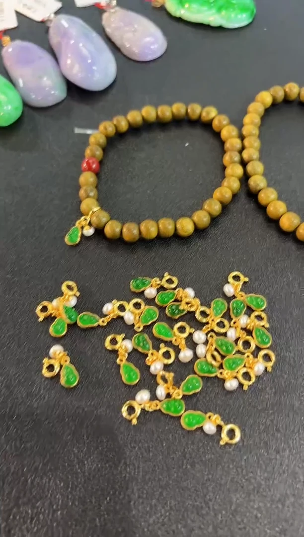 【闪购商品】翡翠颈饰未镶嵌多样性/一件 赠手串