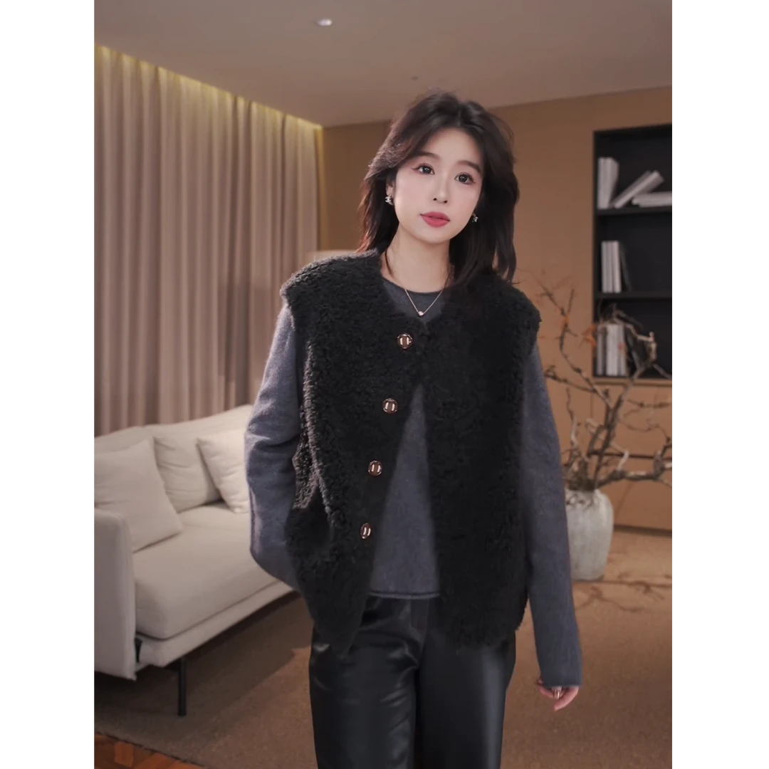 广州琴姐【杏仁烤奶】琥珀流光羊毛时尚毛毛马甲外套女秋冬款35503