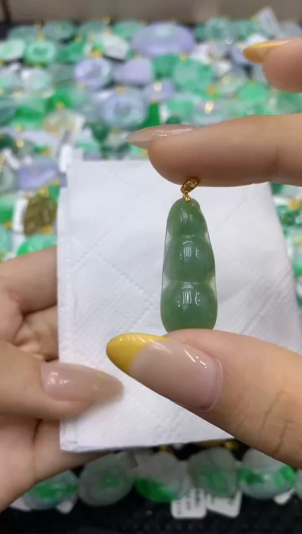 颈饰未镶嵌翡翠天然缅甸翡翠A货