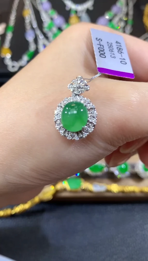 吊坠(不含链)18K金镶嵌翡翠C8