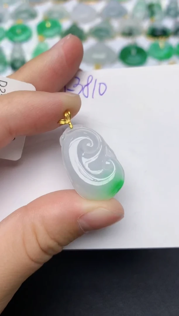 颈饰18K金镶嵌翡翠天然缅甸A货翡翠百元以上9元证书费自理