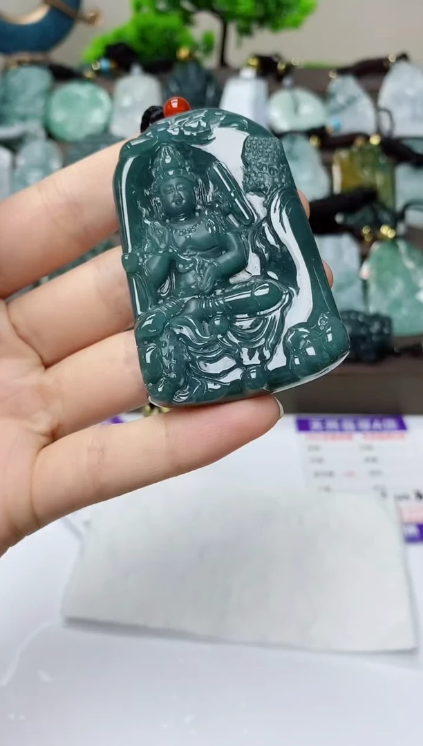 翡翠未镶嵌颈饰