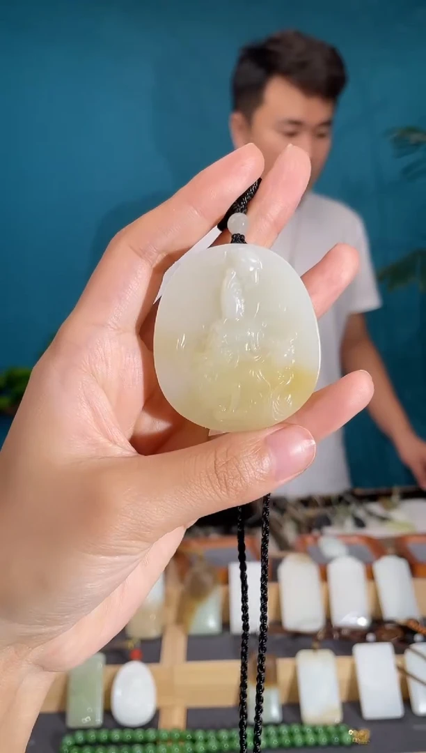 颈饰未镶嵌和田玉1