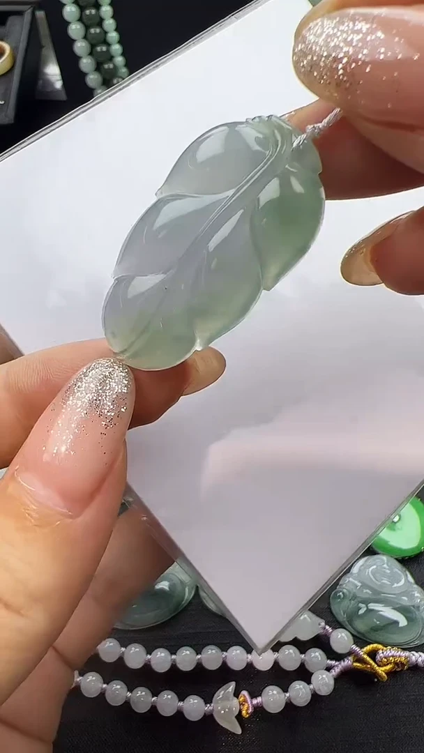 颈饰未镶嵌翡翠叶子