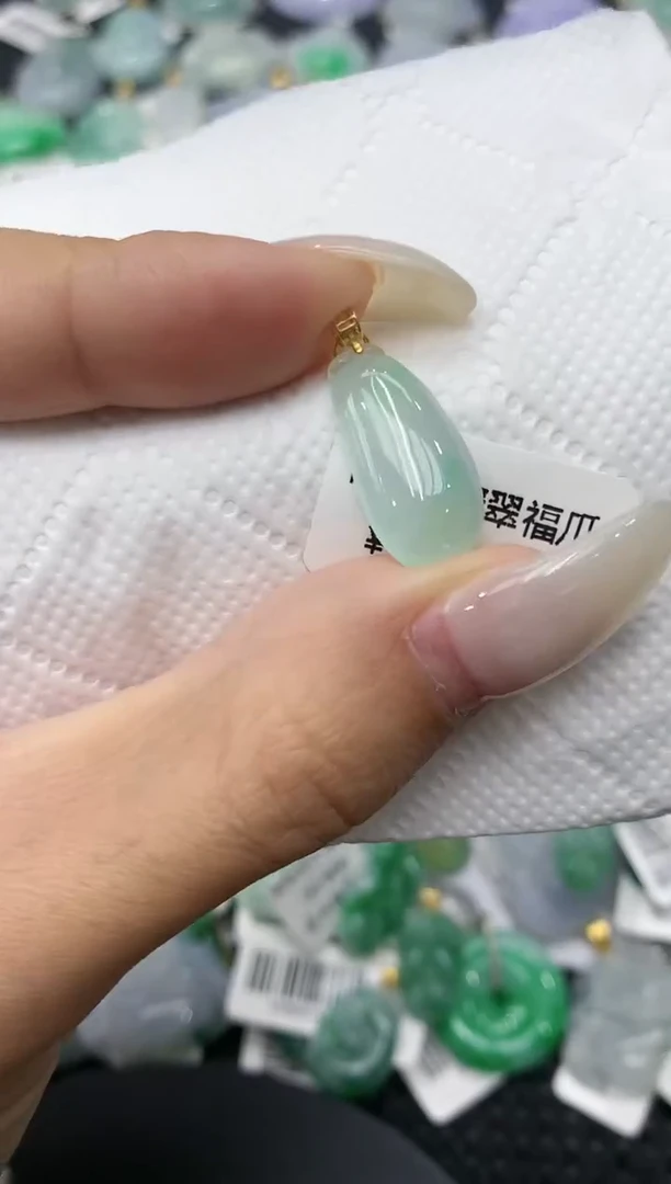 颈饰18K金镶嵌翡翠11111111111