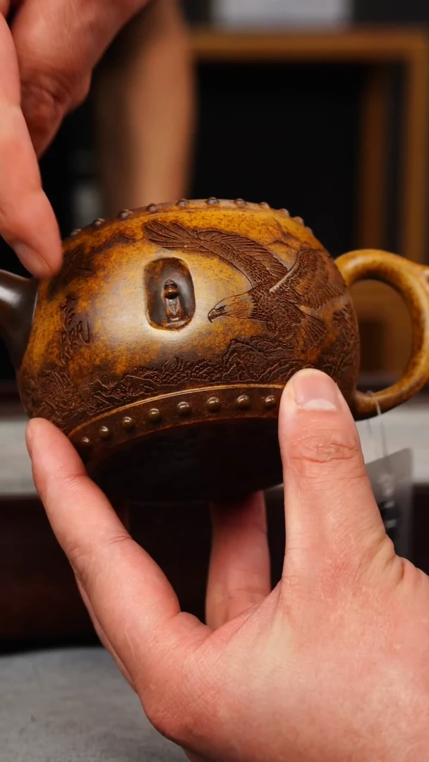 【闪购商品】紫砂茶壶龙骨金砂 战鼓壶 内嵌达摩 大鹏展翅
