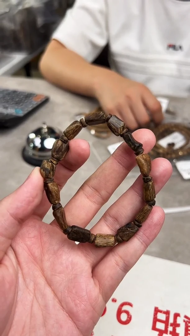 沉香手串11达拉干沉水随形 多样性发其一