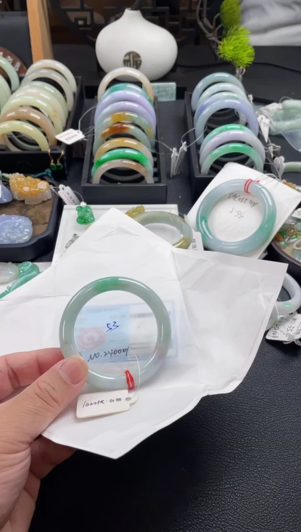 【闪购商品】翡翠手镯未镶嵌53圆条