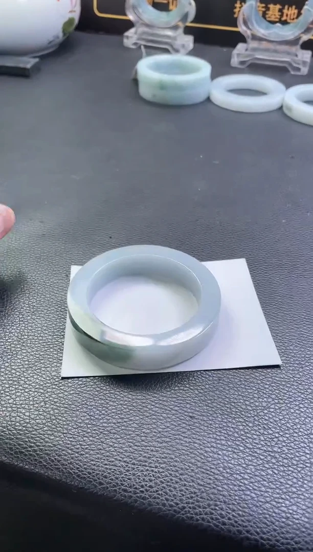 未镶嵌手镯定制翡翠手镯