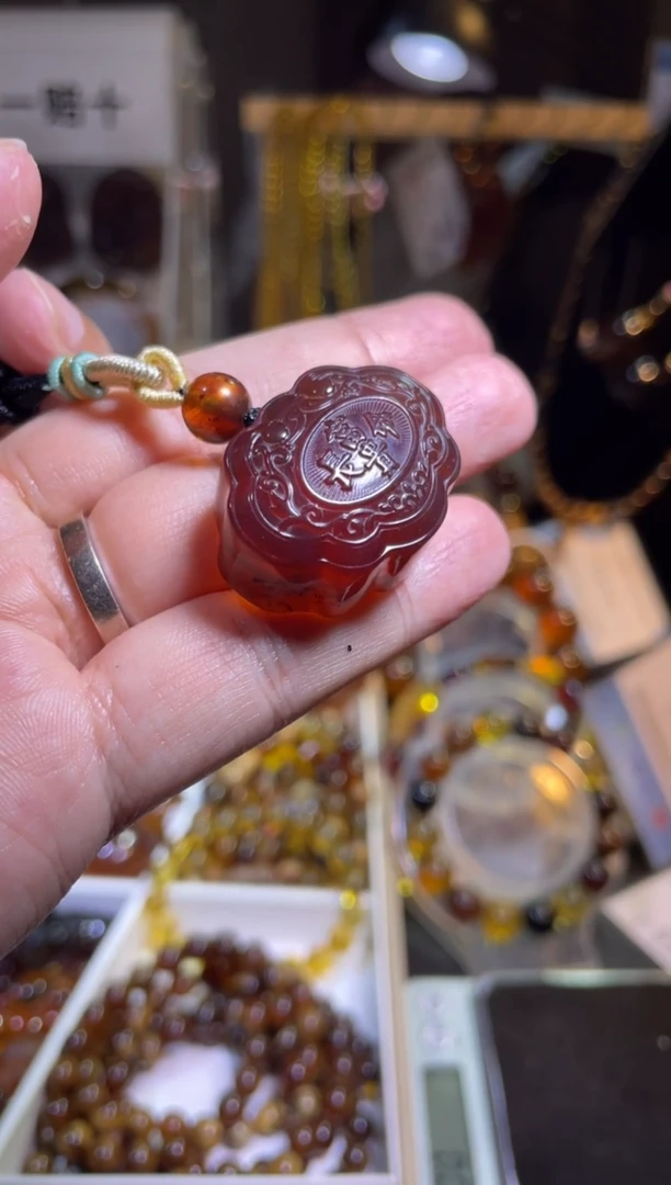 裸石琥珀未镶嵌红蜜 宝宝锁