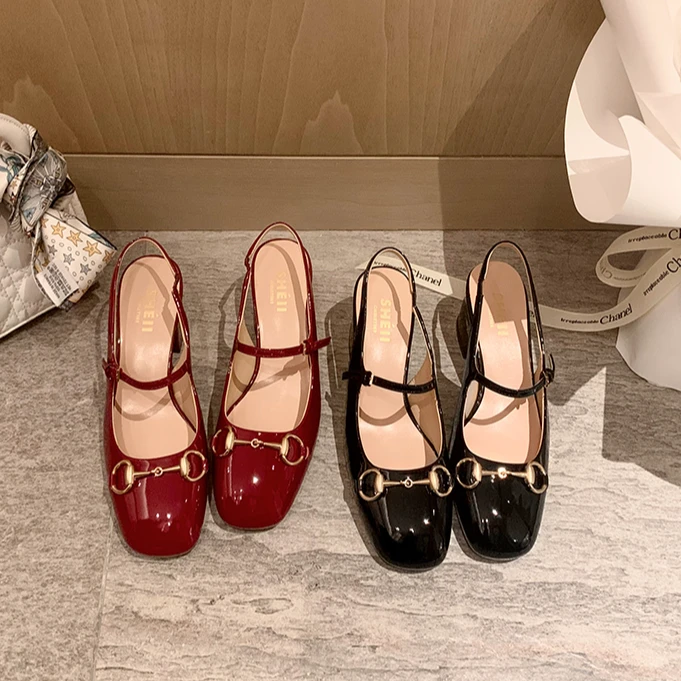 【sheii苏茵茵】在逃公主~马衔扣粗高跟包头后空凉鞋女E5116006