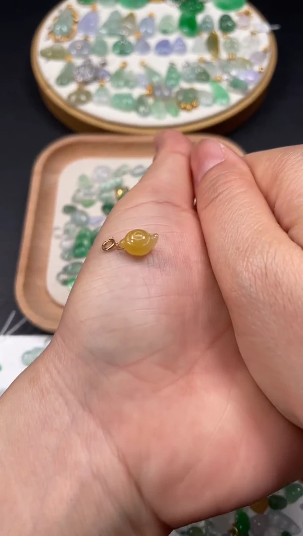 吊坠(不含链)18K金镶嵌翡翠一个JK481