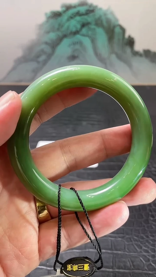 和田玉（碧玉）手镯未镶嵌用****7一个