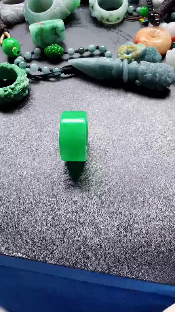 颈饰未镶嵌翡翠天*天然A货翡翠