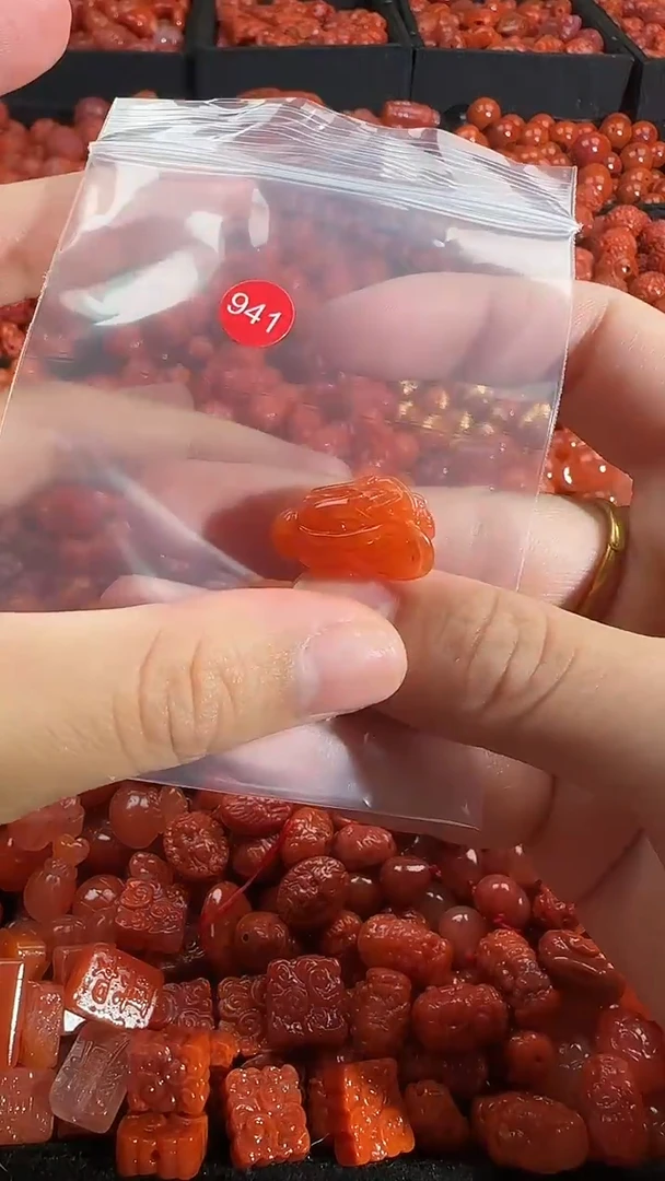 颈饰未镶嵌南红玛瑙1