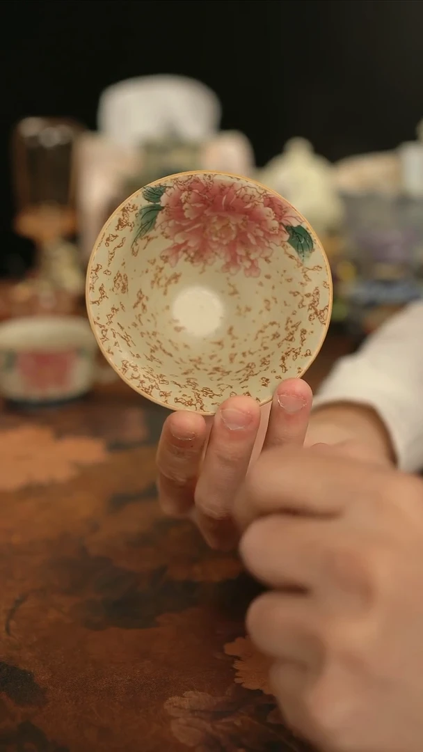 摩吉陶陶闪拍链接 牡丹花焦糖釉斗笠主人杯
