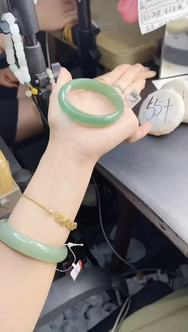 未镶嵌手镯石英质玉j189-DB多样性发货54+