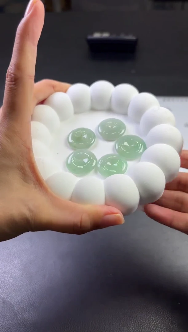 翡翠挂件未镶嵌多样性发一件平安扣