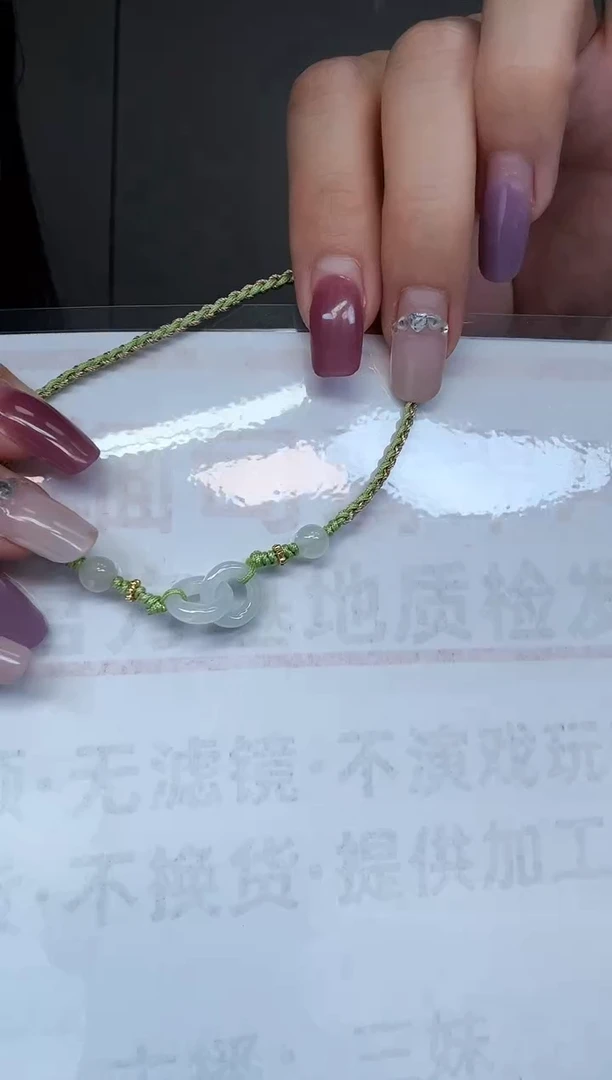 吊坠(赠链)未镶嵌翡翠翡翠吊坠多样性发一