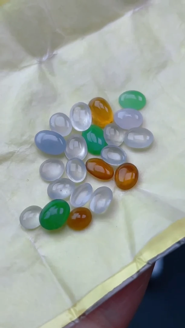 未镶嵌定制翡翠天然翡翠蛋面56