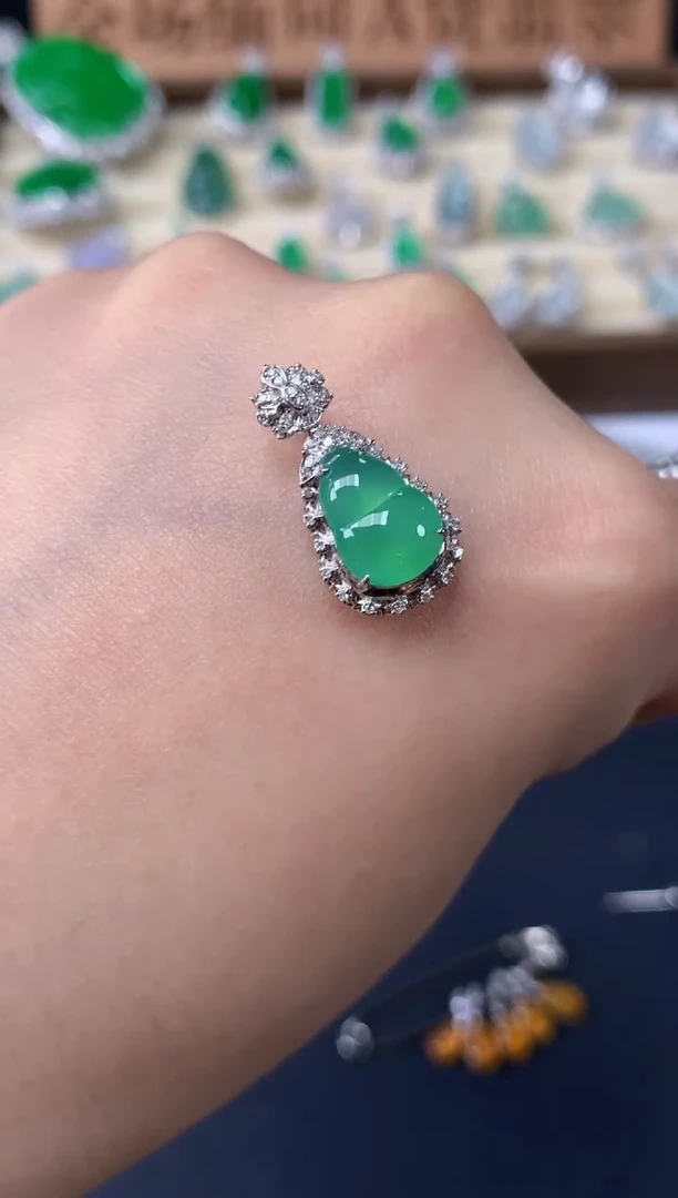 吊坠(不含链)18K金镶嵌翡翠Q312|3980