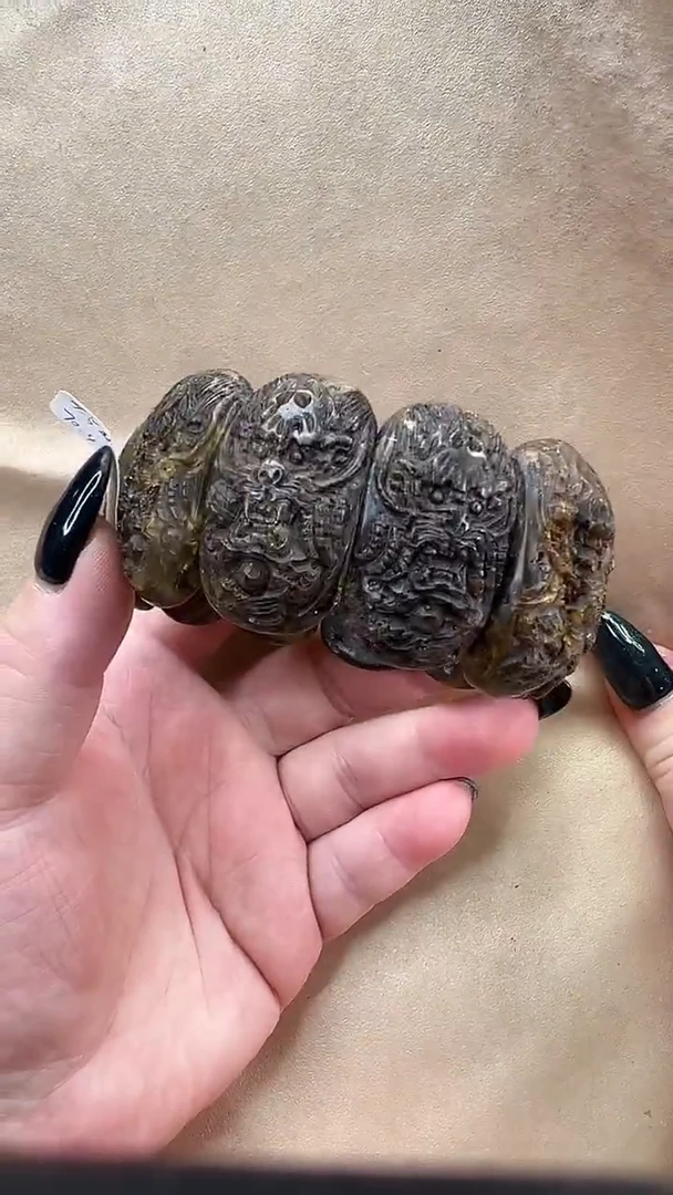 琥珀颈饰未镶嵌手串