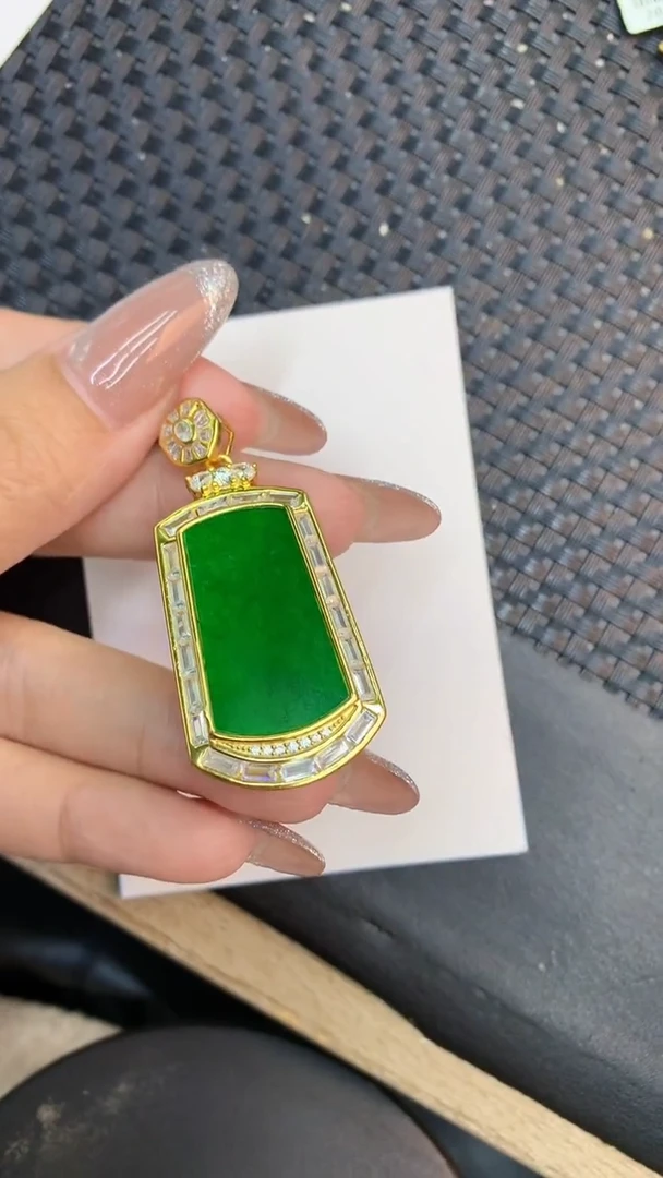 颈饰未镶嵌翡翠1